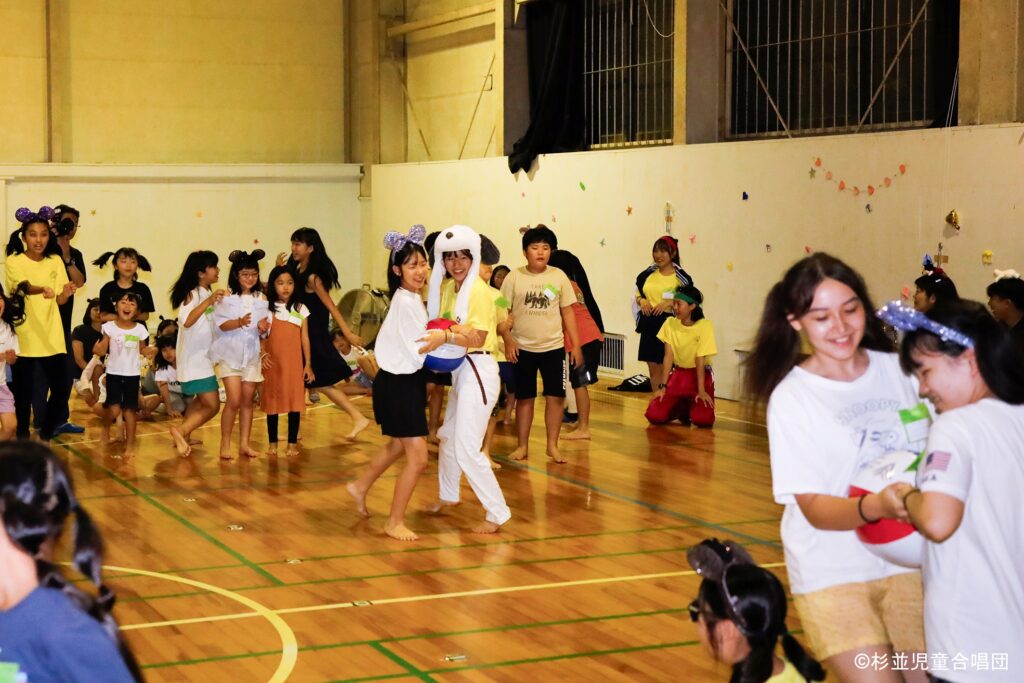 班対抗の競技は仲間の絆が深まります！