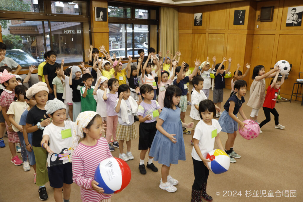 自由時間①
みんなでボール回し！